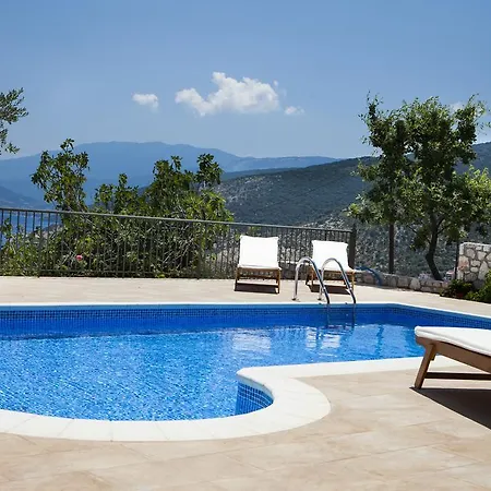 Thalassini Vila *